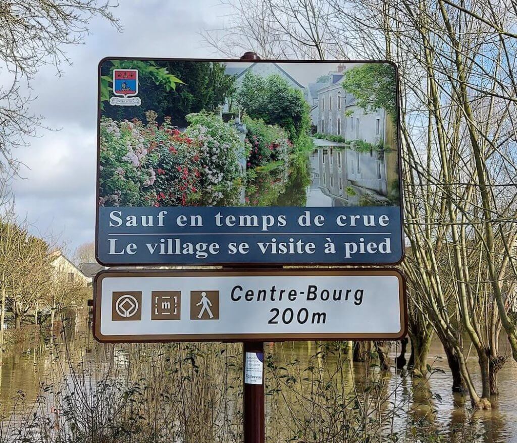 La crue de février 2020 - Le village se visite à pied, sauf en temps de crue