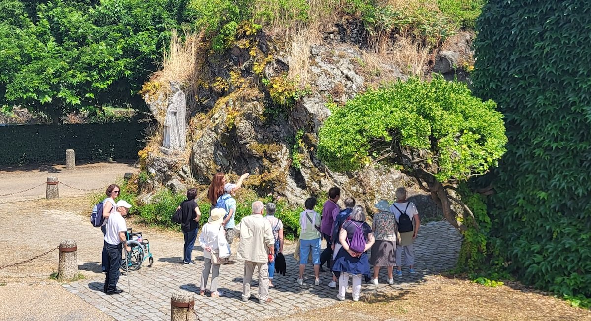 La Douceur Angevine - Visite guidée du Village de Béhuard
