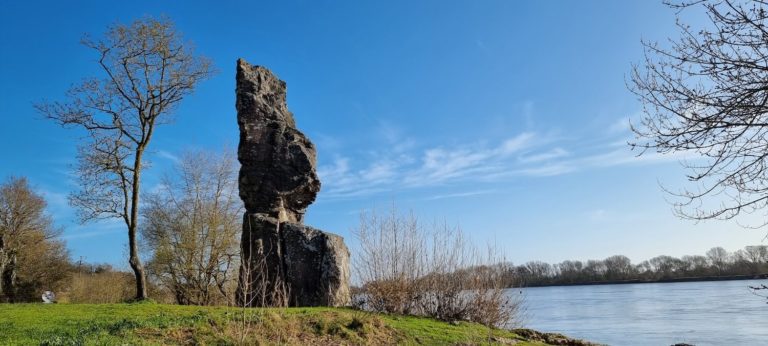 La pierre Becherelle loire à vélo