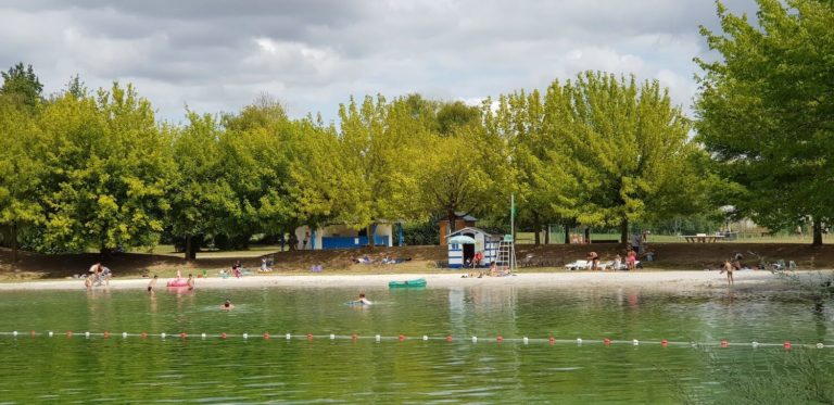 plouf baignade au plan d'eau étang de Grézillé-3