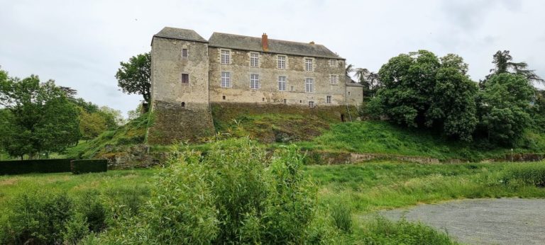 Dos du château de Maupassant Vihiers